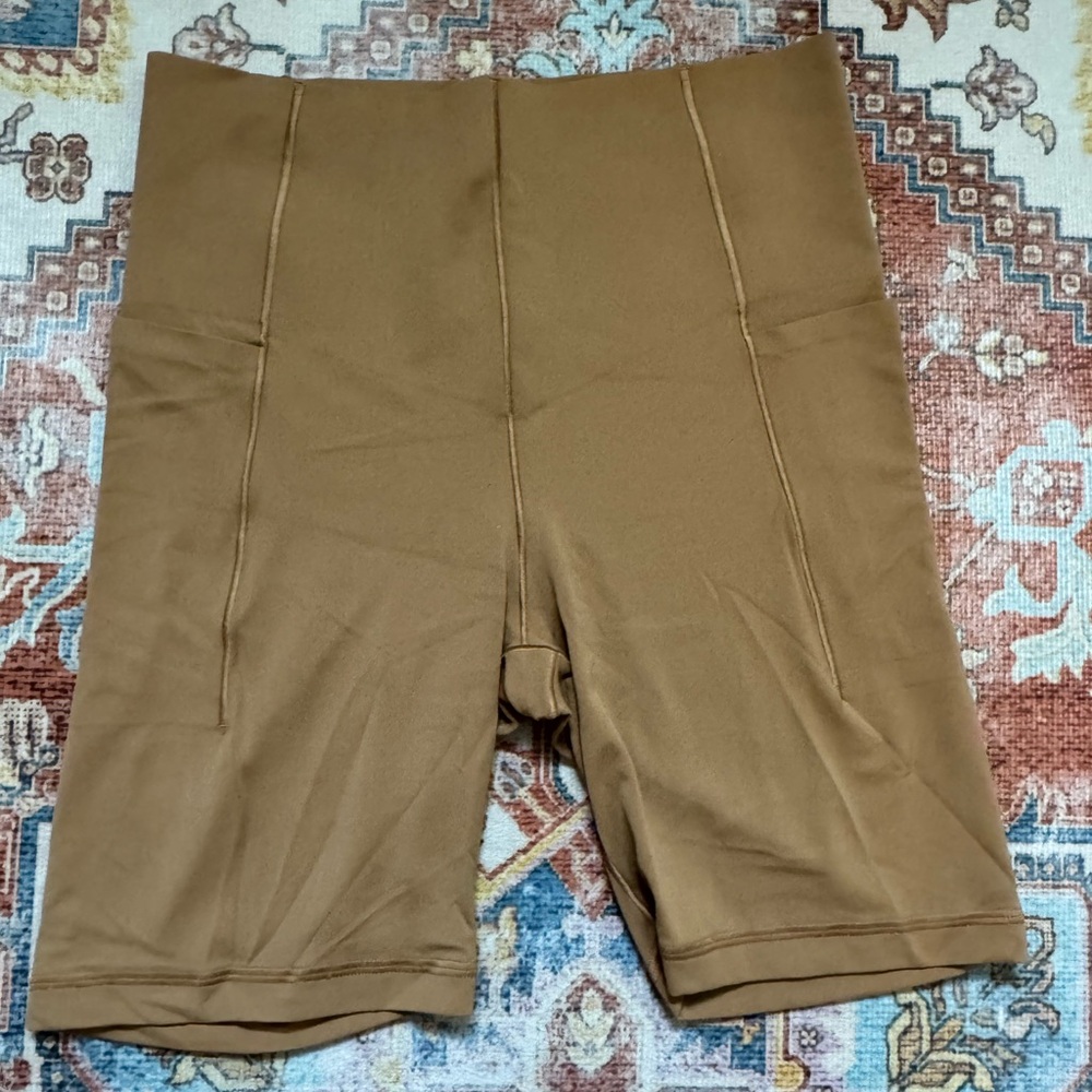 Offline By Aerie Real Me Extra Bike Shorts Size M Pockets NWOT